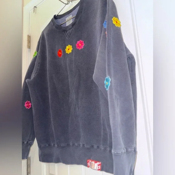 Revtown Gray Sweatshirt with Black Trim - Picture 8 of 8